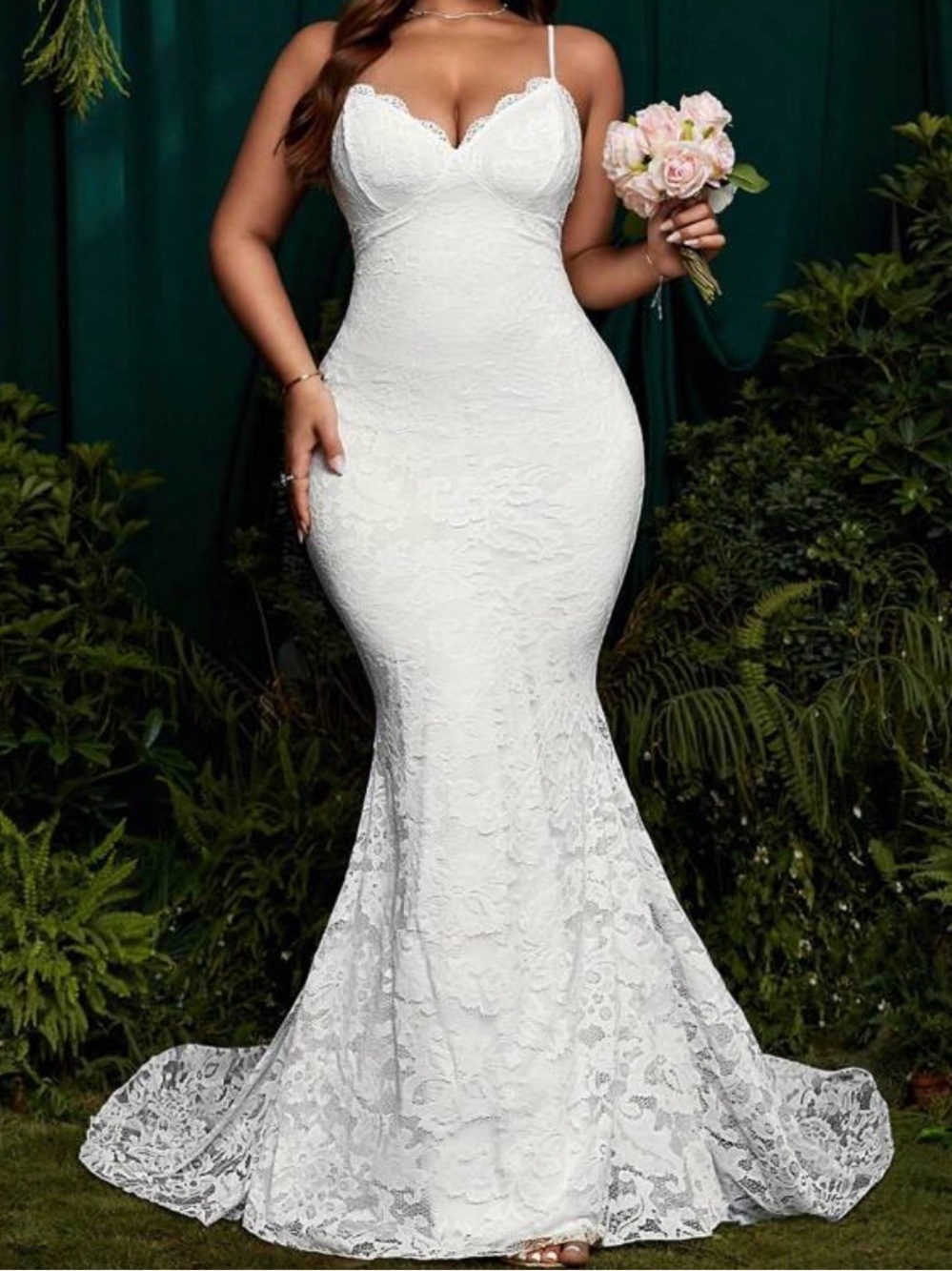 Elegant Plus Size White Lace Mermaid Dress - Sleeveless Bridal Gown